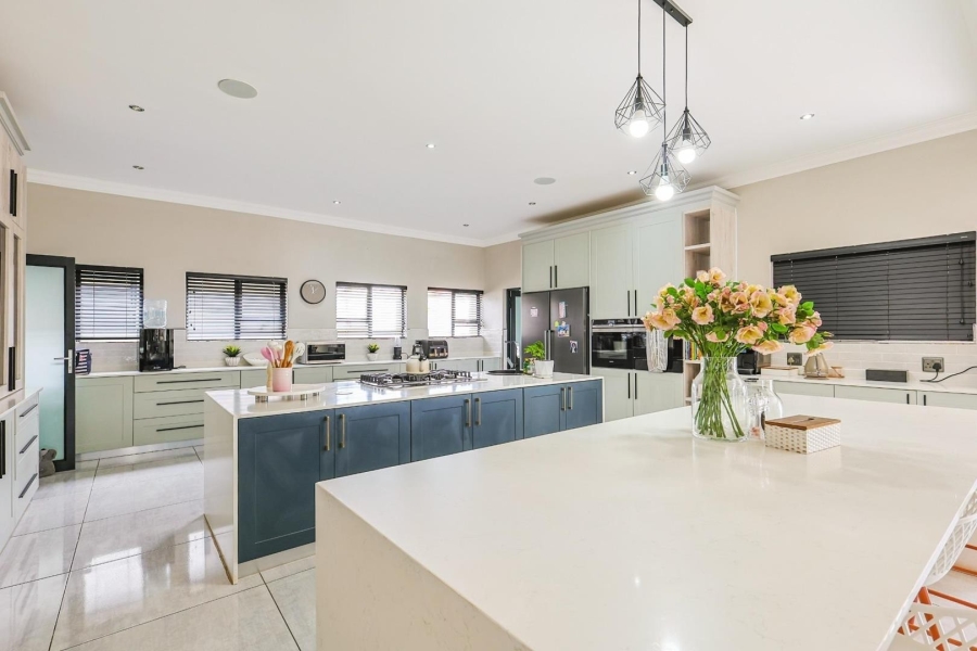 8 Bedroom Property for Sale in Mooikloof Gauteng