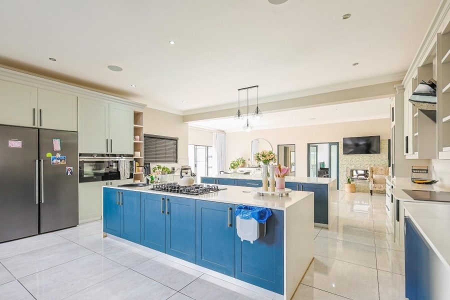 8 Bedroom Property for Sale in Mooikloof Gauteng