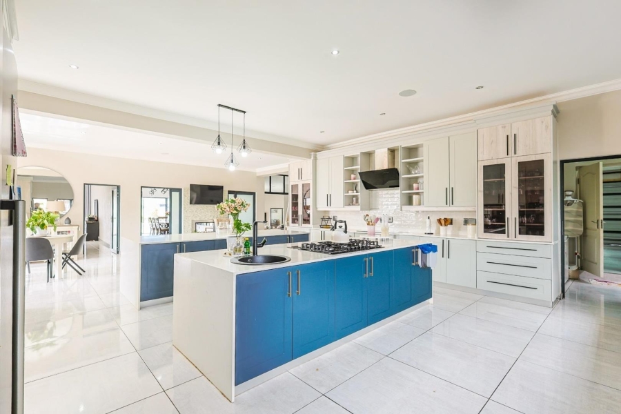 8 Bedroom Property for Sale in Mooikloof Gauteng