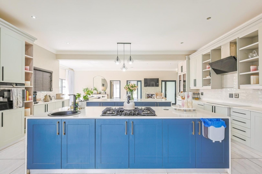 8 Bedroom Property for Sale in Mooikloof Gauteng