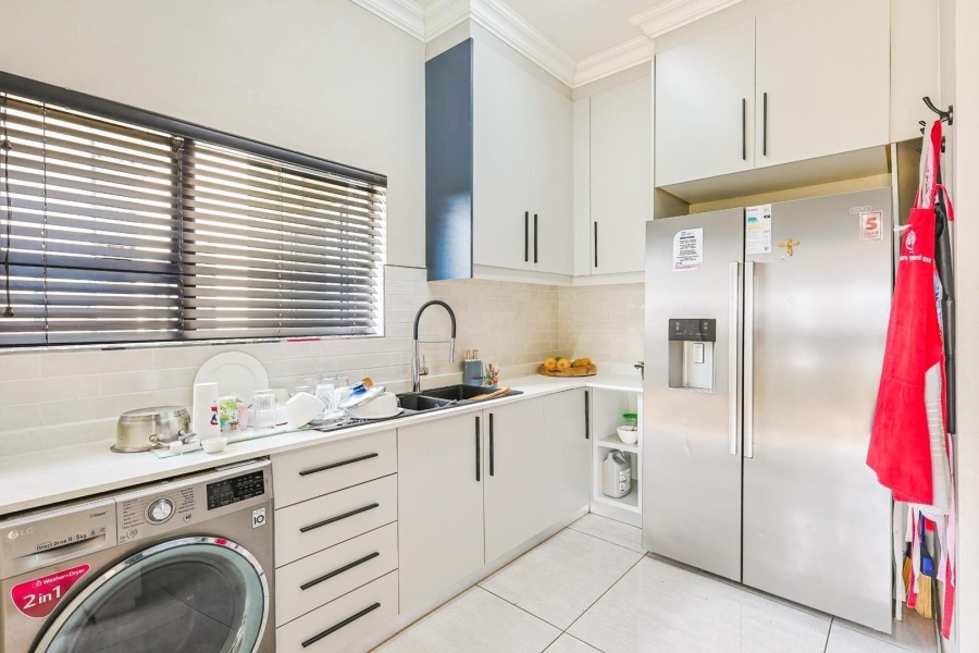 8 Bedroom Property for Sale in Mooikloof Gauteng