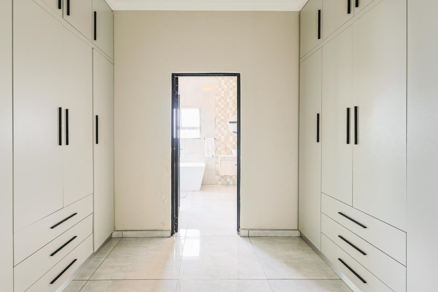 8 Bedroom Property for Sale in Mooikloof Gauteng