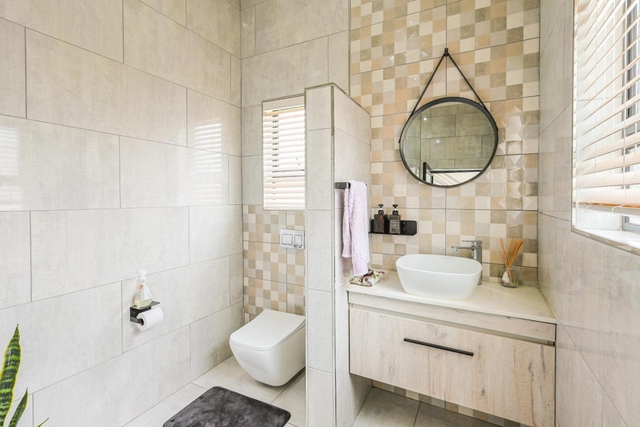 8 Bedroom Property for Sale in Mooikloof Gauteng