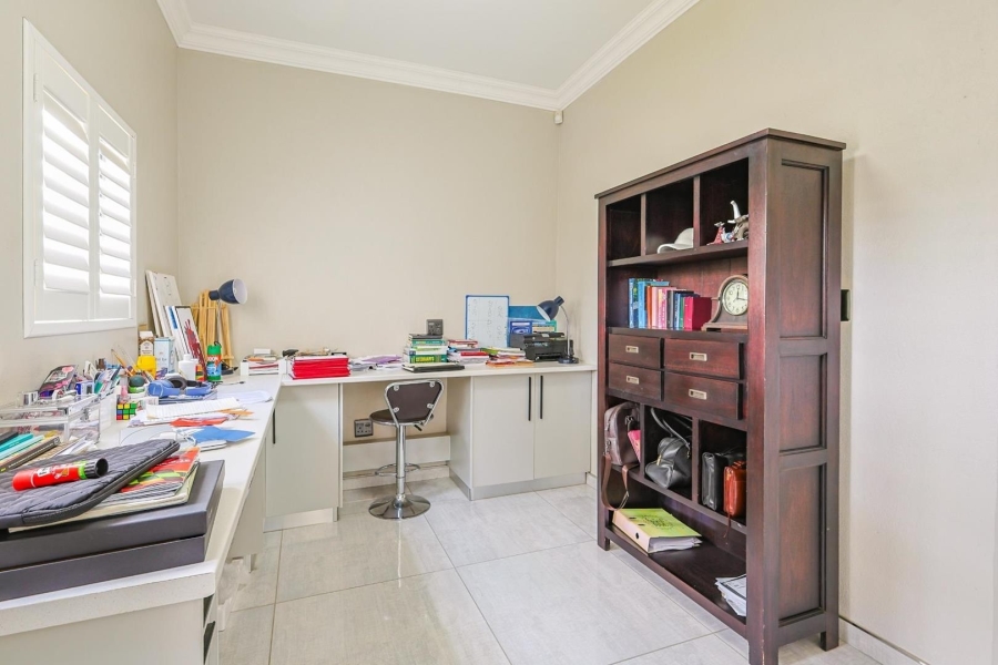 8 Bedroom Property for Sale in Mooikloof Gauteng