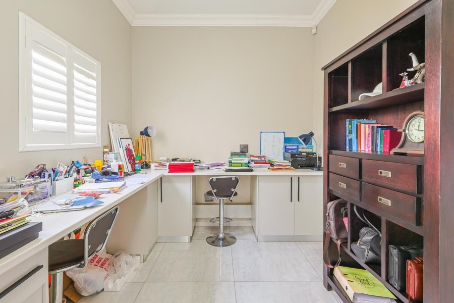 8 Bedroom Property for Sale in Mooikloof Gauteng