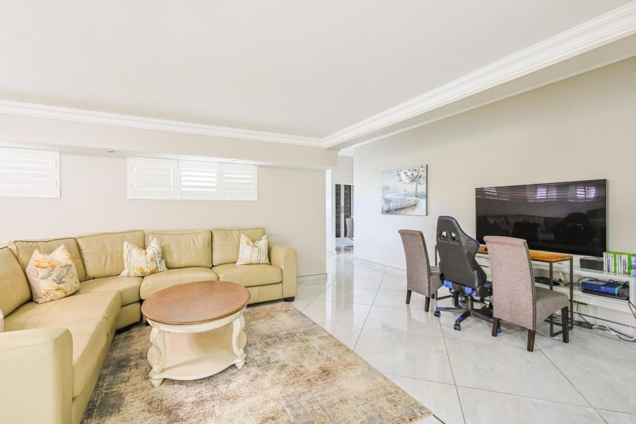 8 Bedroom Property for Sale in Mooikloof Gauteng