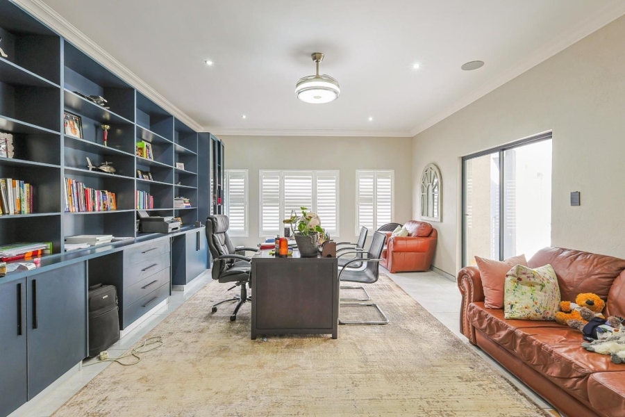 8 Bedroom Property for Sale in Mooikloof Gauteng