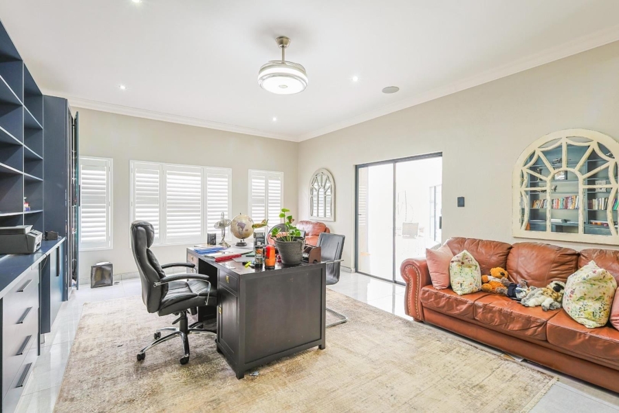 8 Bedroom Property for Sale in Mooikloof Gauteng