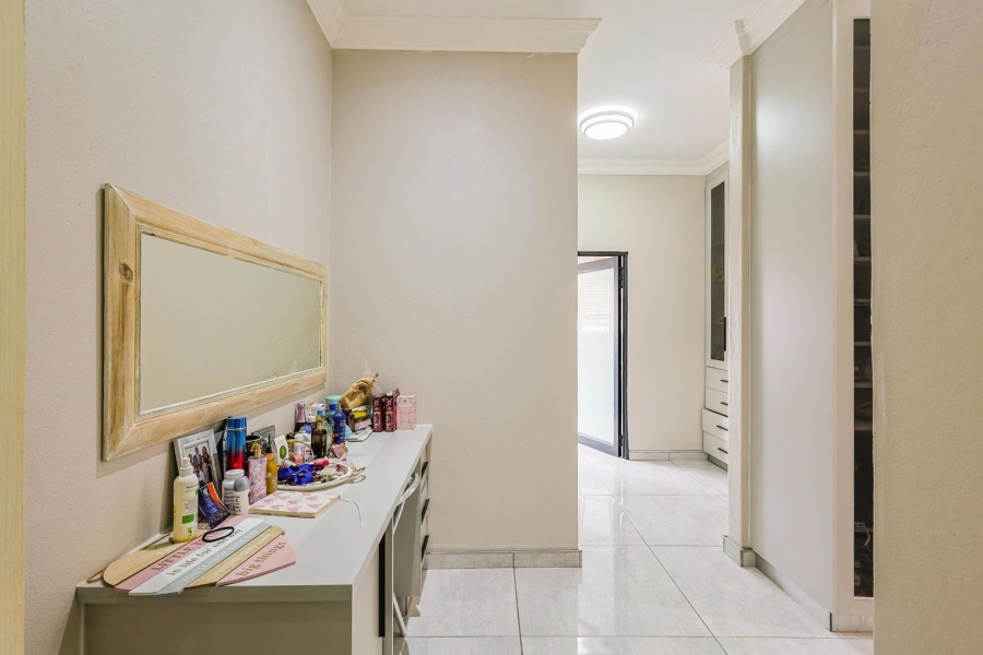 8 Bedroom Property for Sale in Mooikloof Gauteng