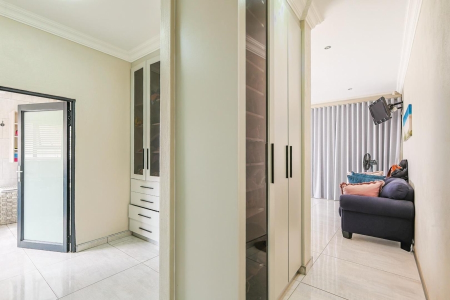 8 Bedroom Property for Sale in Mooikloof Gauteng