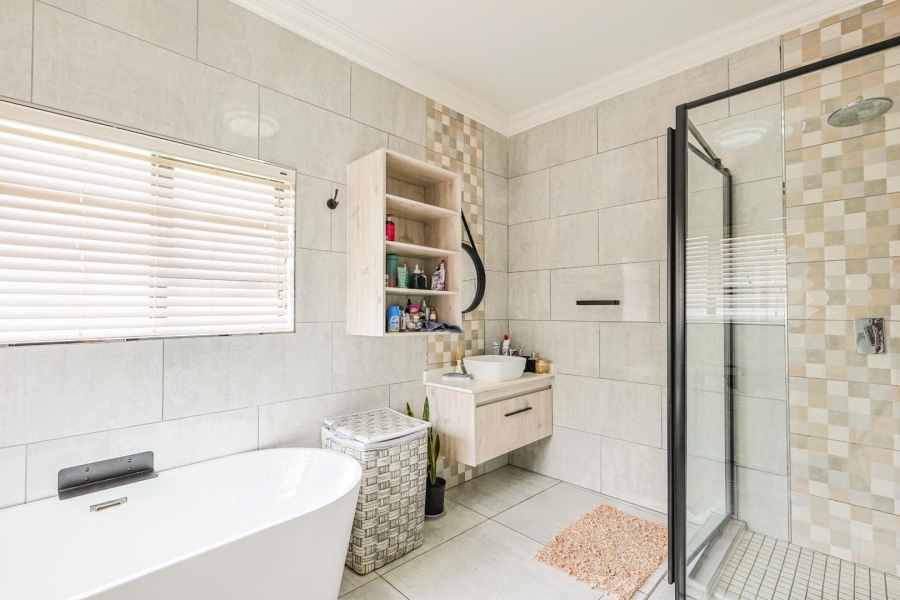 8 Bedroom Property for Sale in Mooikloof Gauteng