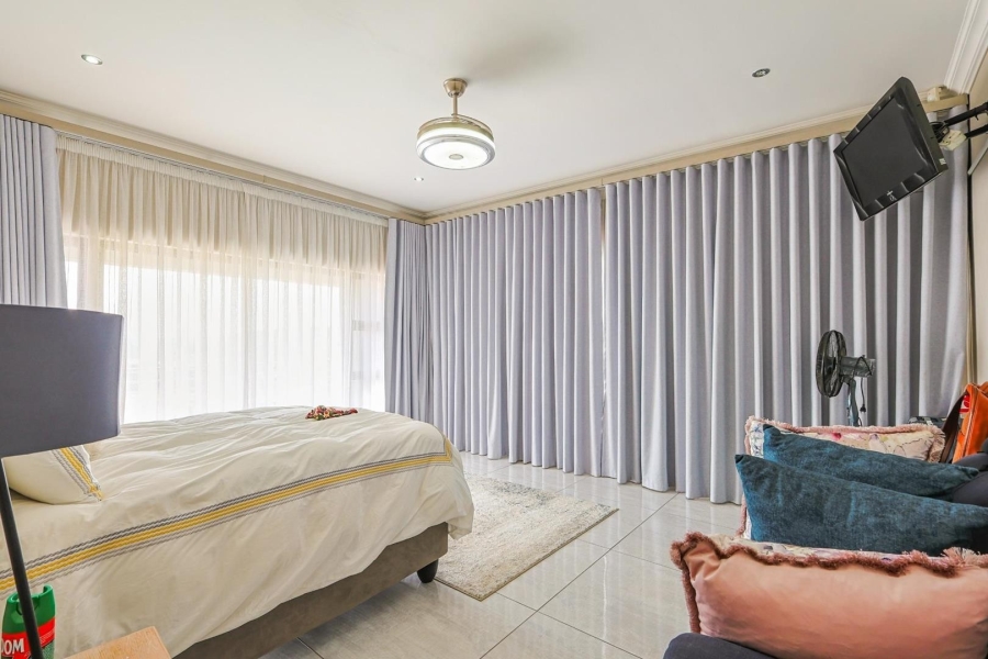 8 Bedroom Property for Sale in Mooikloof Gauteng