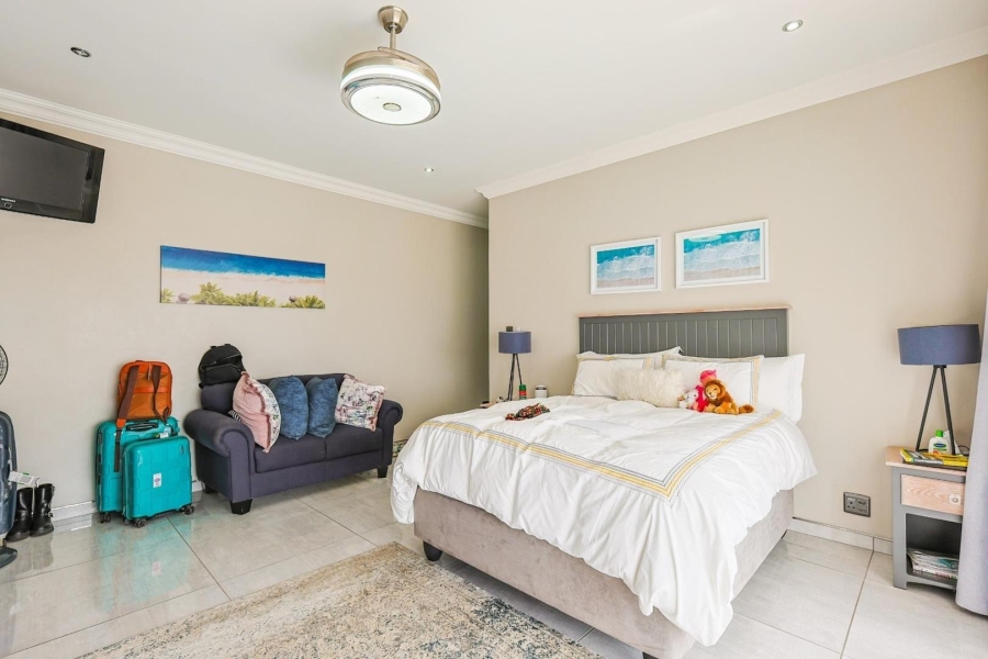 8 Bedroom Property for Sale in Mooikloof Gauteng