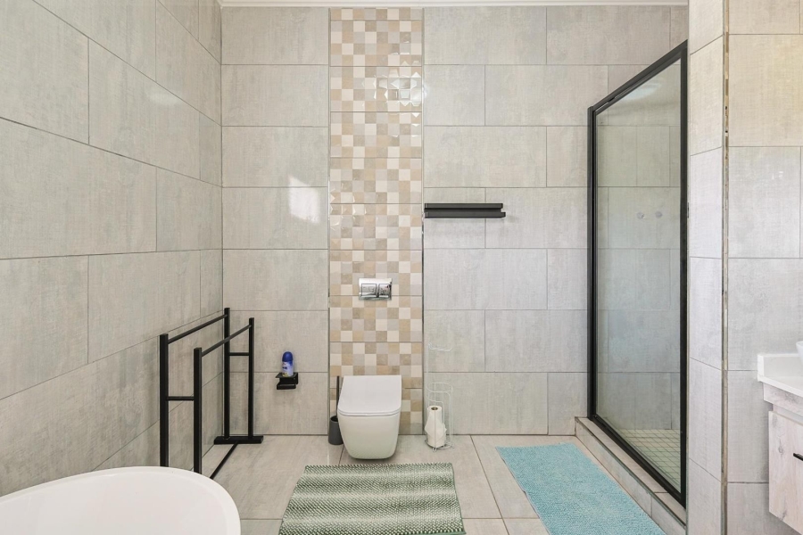 8 Bedroom Property for Sale in Mooikloof Gauteng