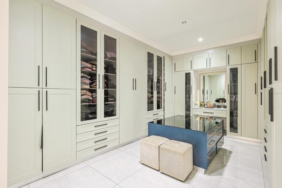 8 Bedroom Property for Sale in Mooikloof Gauteng