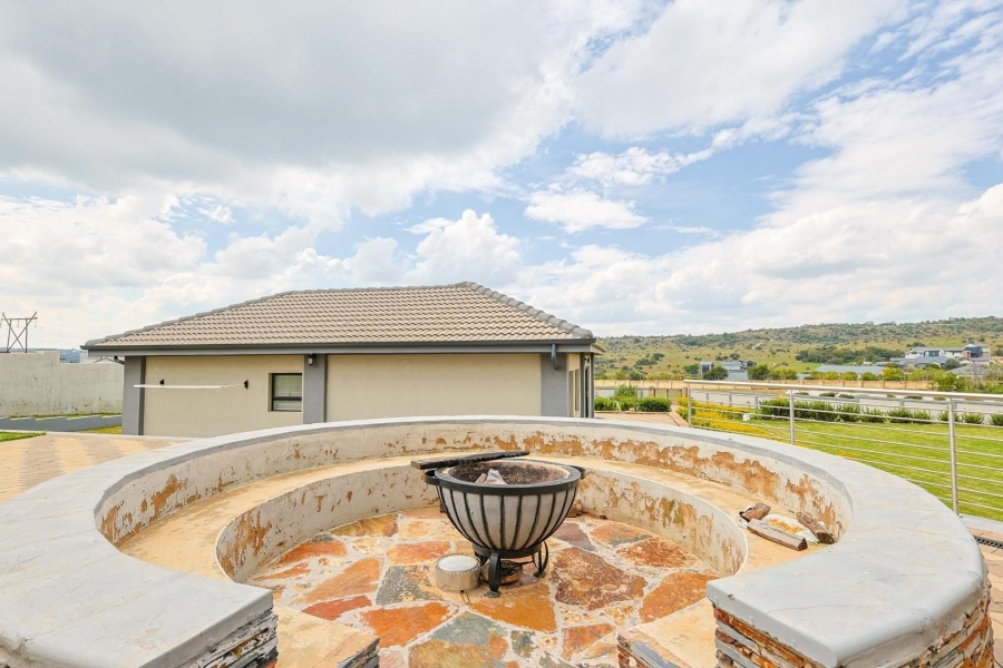 8 Bedroom Property for Sale in Mooikloof Gauteng