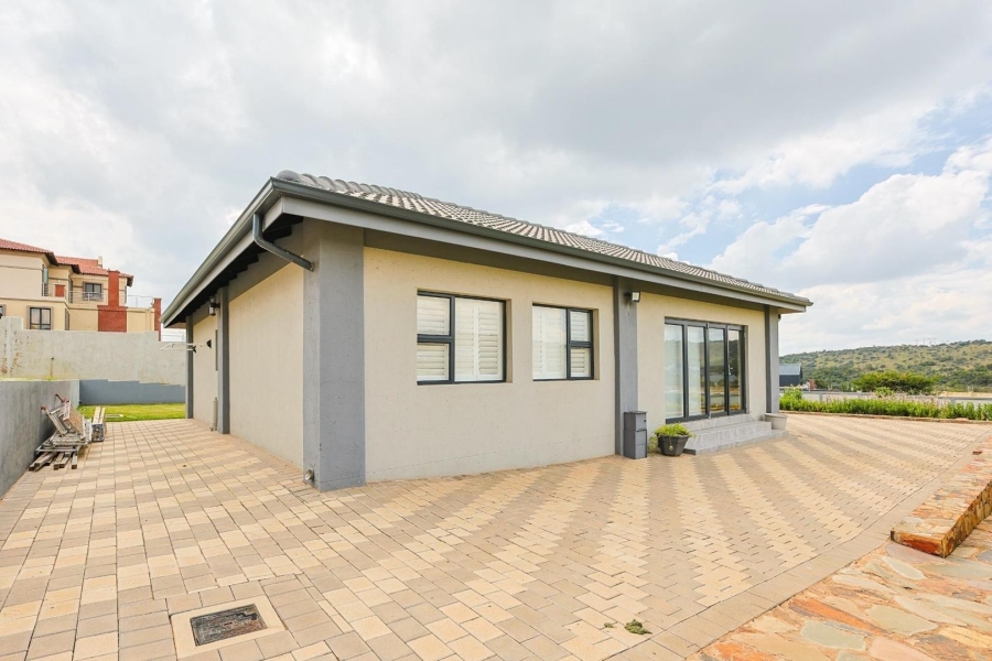 8 Bedroom Property for Sale in Mooikloof Gauteng