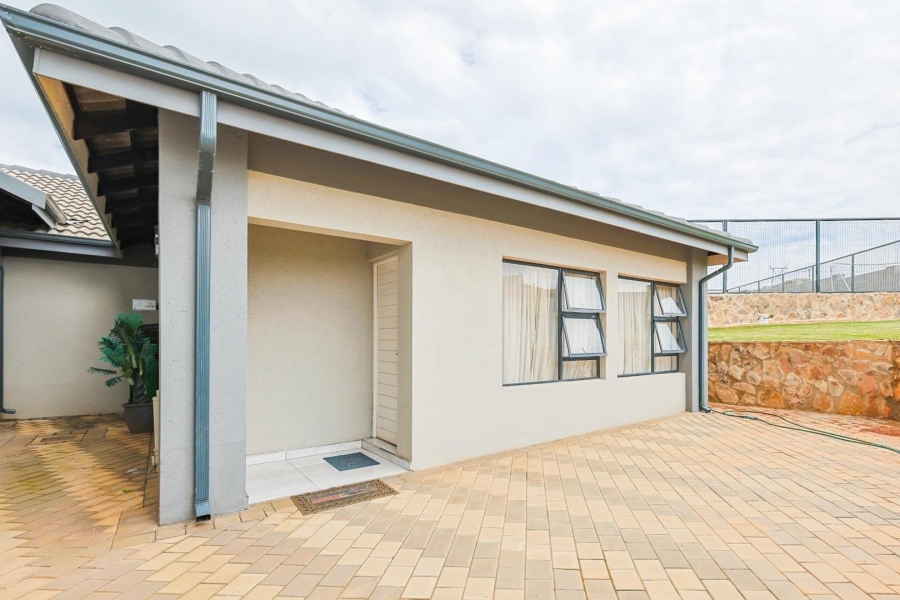 8 Bedroom Property for Sale in Mooikloof Gauteng