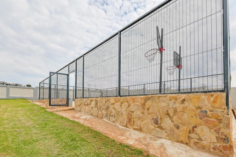 8 Bedroom Property for Sale in Mooikloof Gauteng