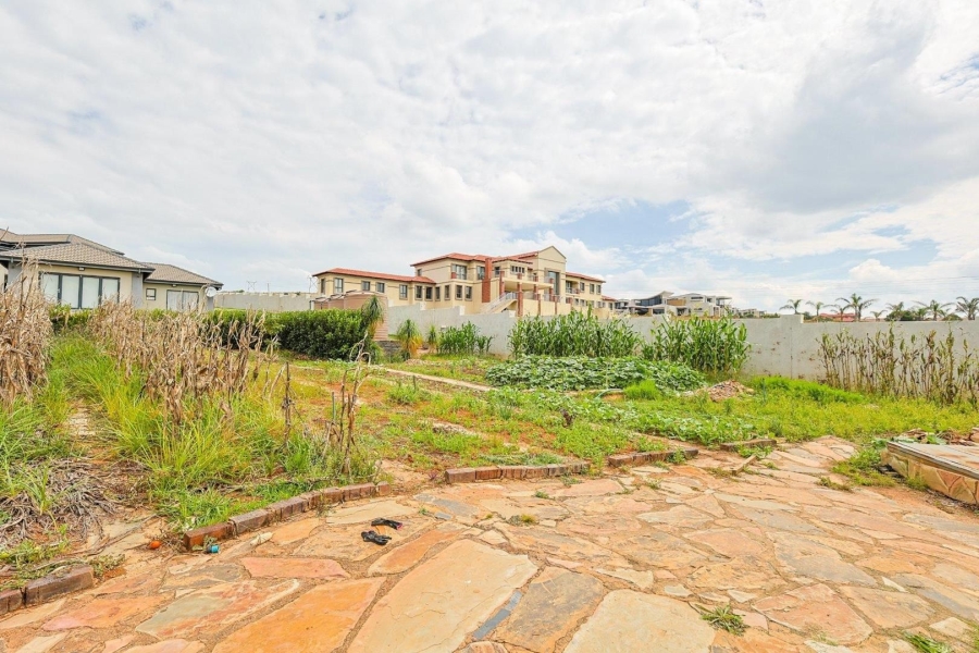 8 Bedroom Property for Sale in Mooikloof Gauteng