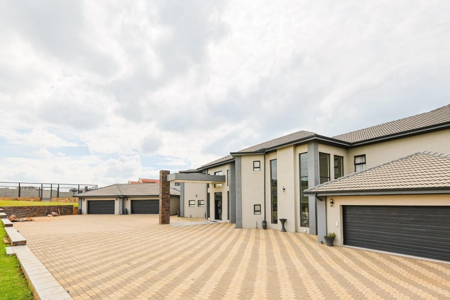 8 Bedroom Property for Sale in Mooikloof Gauteng