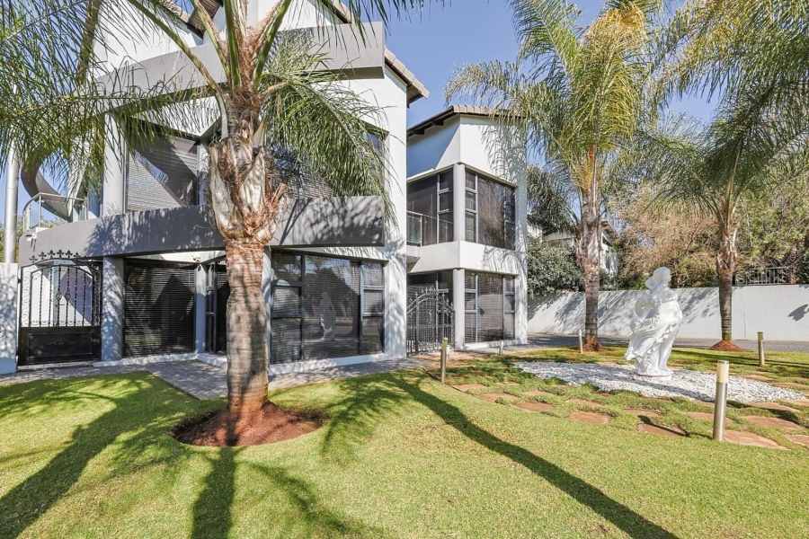 To Let 3 Bedroom Property for Rent in Silverwoods Country Estate Gauteng