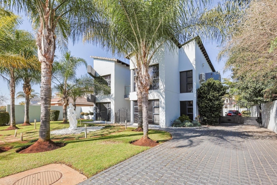 To Let 3 Bedroom Property for Rent in Silverwoods Country Estate Gauteng