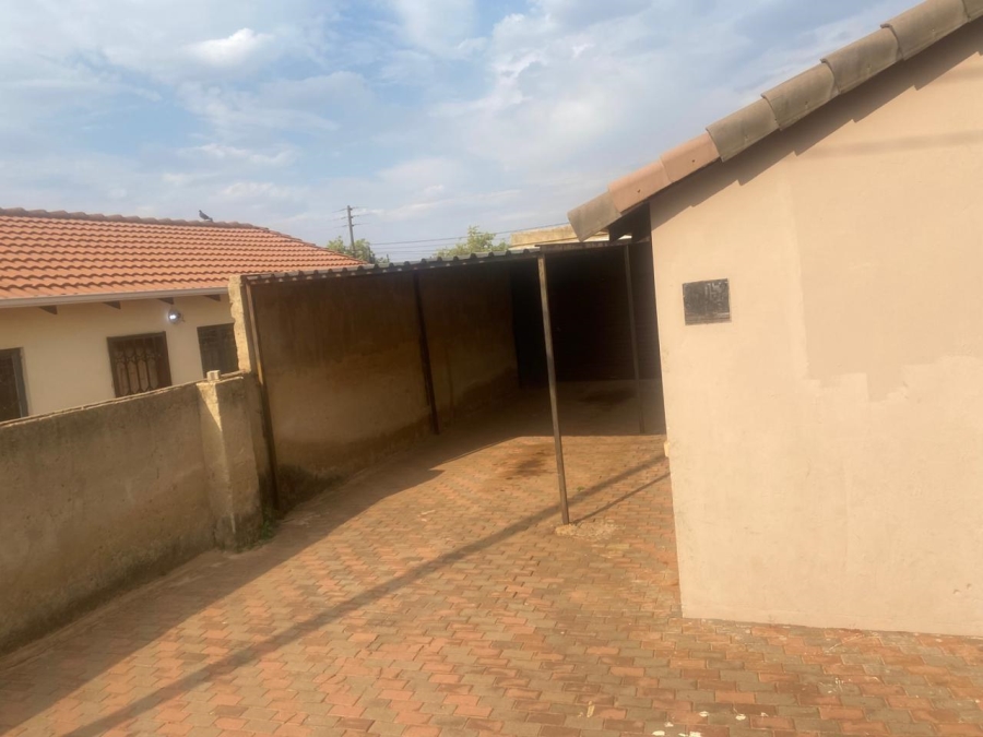 3 Bedroom Property for Sale in Protea Glen Gauteng
