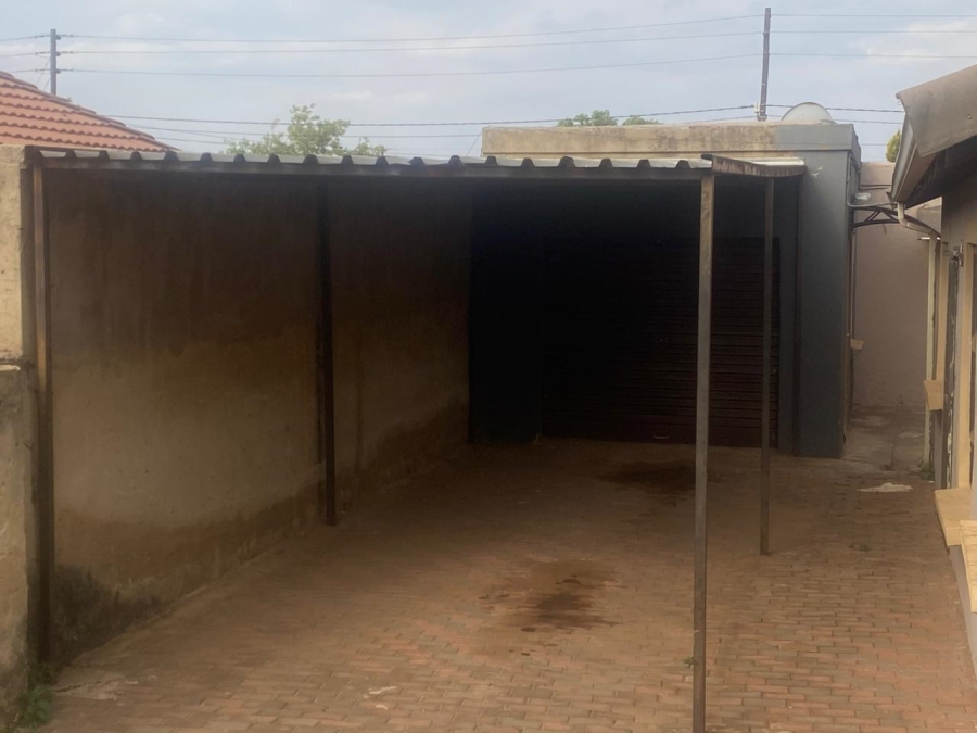 3 Bedroom Property for Sale in Protea Glen Gauteng