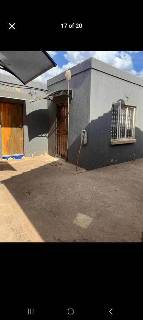 3 Bedroom Property for Sale in Protea Glen Gauteng