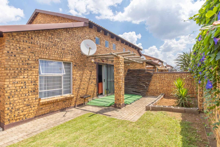 3 Bedroom Property for Sale in Honeypark Gauteng