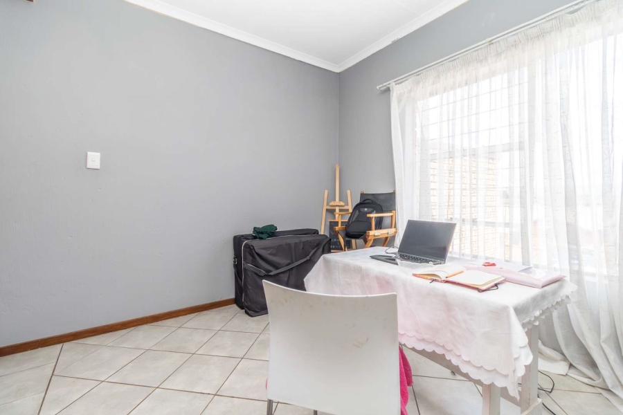 3 Bedroom Property for Sale in Honeypark Gauteng