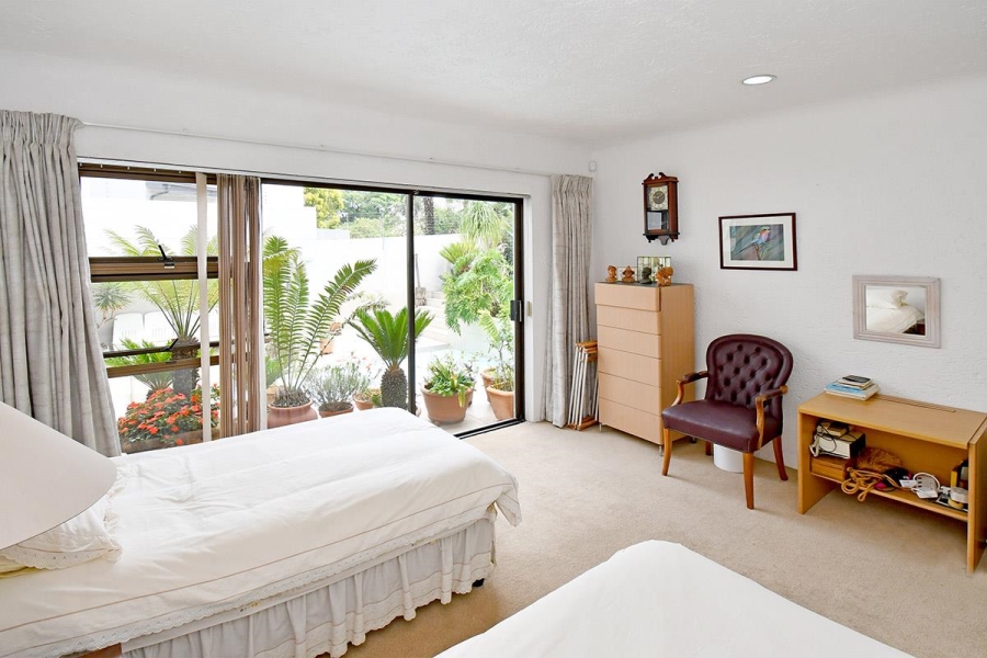 5 Bedroom Property for Sale in Benmore Gardens Gauteng