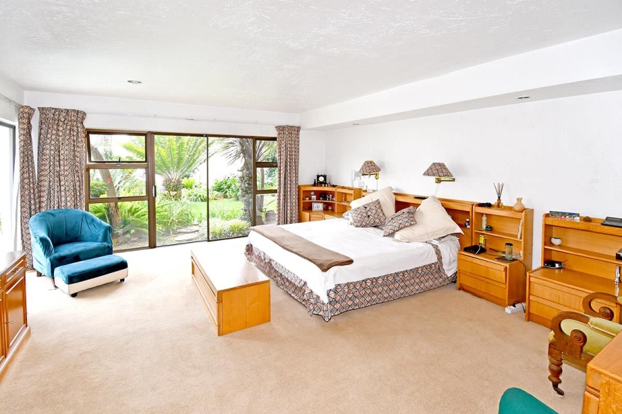 5 Bedroom Property for Sale in Benmore Gardens Gauteng