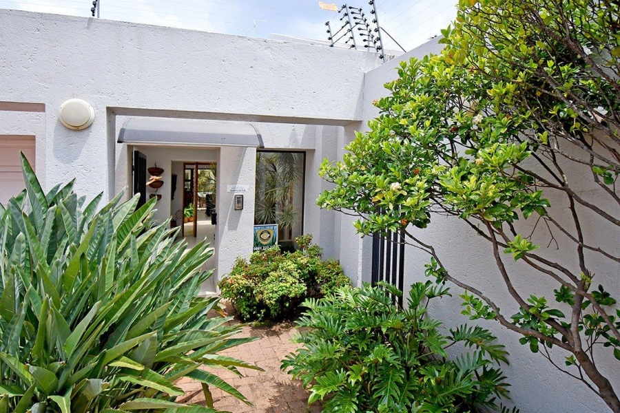 5 Bedroom Property for Sale in Benmore Gardens Gauteng