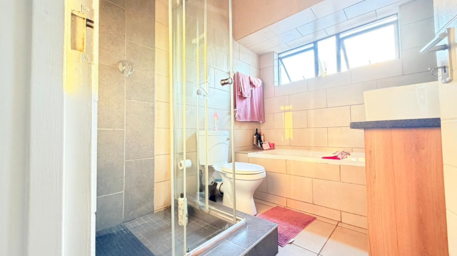 To Let 2 Bedroom Property for Rent in Edenburg Gauteng