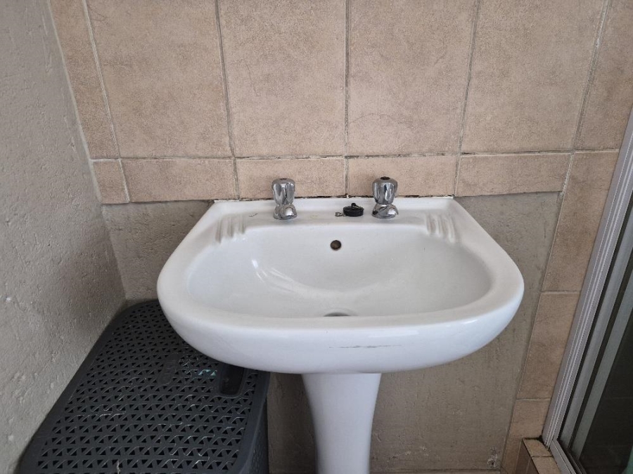 2 Bedroom Property for Sale in Klippoortjie A H Gauteng