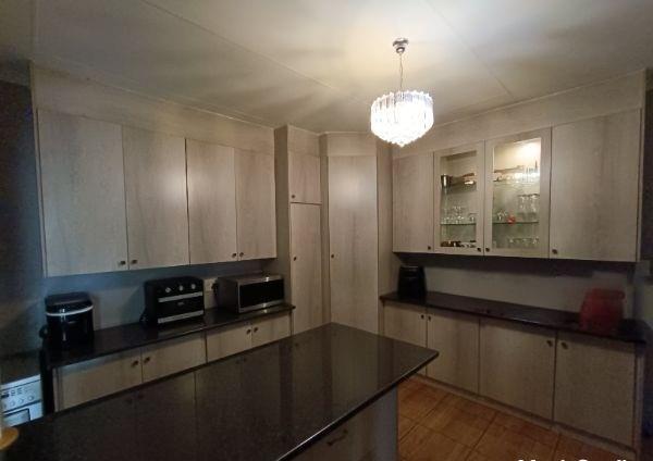 7 Bedroom Property for Sale in Valhalla Gauteng