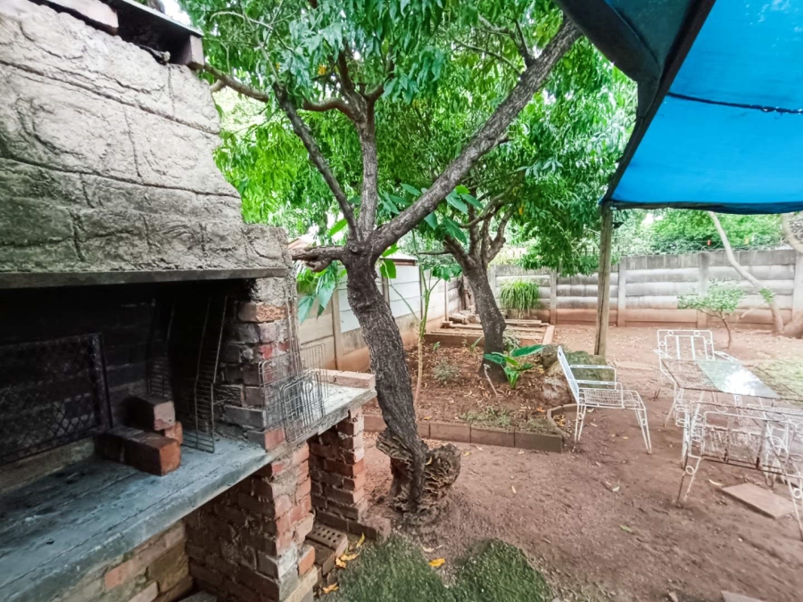 7 Bedroom Property for Sale in Valhalla Gauteng