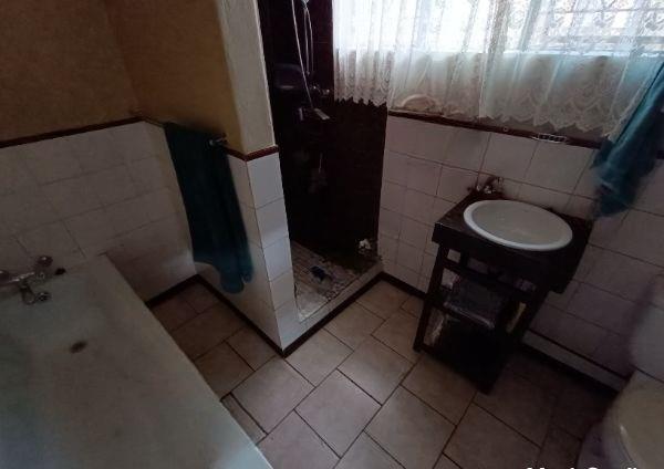 7 Bedroom Property for Sale in Valhalla Gauteng