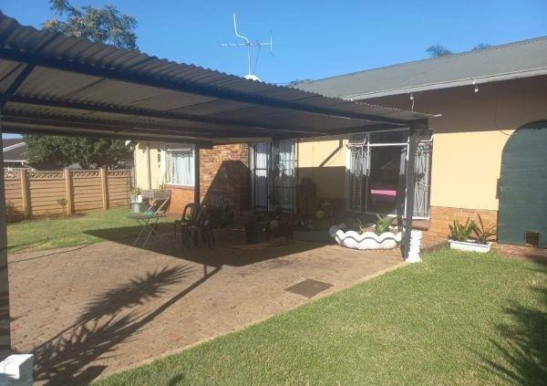 7 Bedroom Property for Sale in Valhalla Gauteng