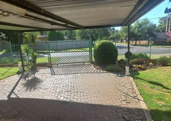 7 Bedroom Property for Sale in Valhalla Gauteng