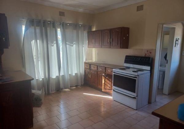 7 Bedroom Property for Sale in Valhalla Gauteng