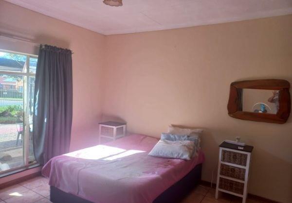 7 Bedroom Property for Sale in Valhalla Gauteng