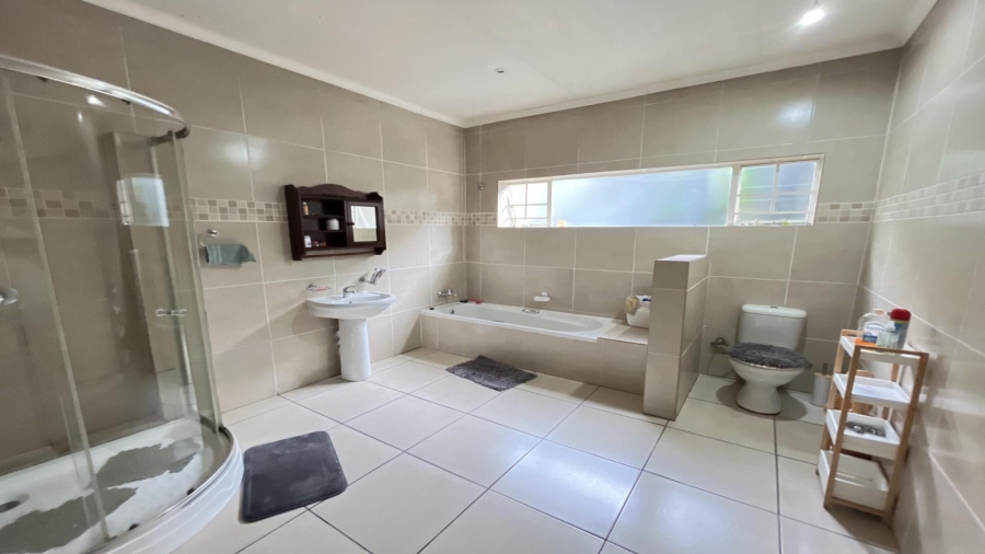 4 Bedroom Property for Sale in Sinoville Gauteng