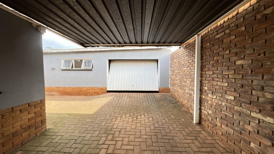 4 Bedroom Property for Sale in Sinoville Gauteng