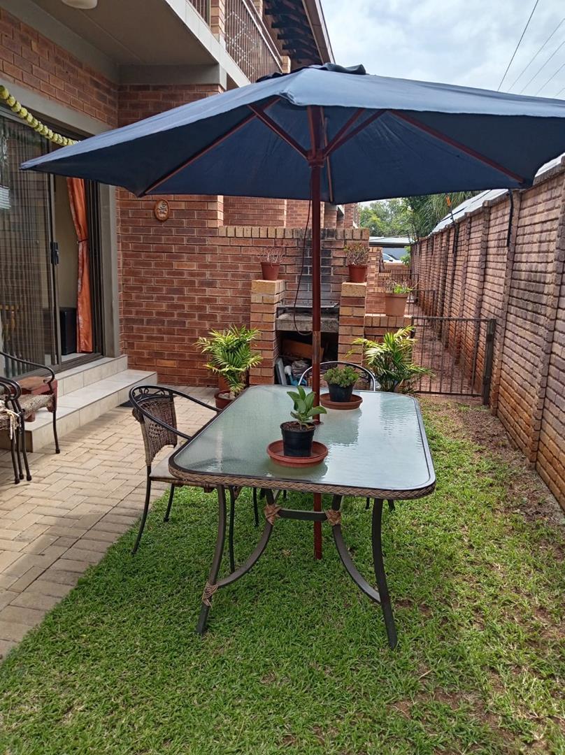 2 Bedroom Property for Sale in Pretoria North Gauteng