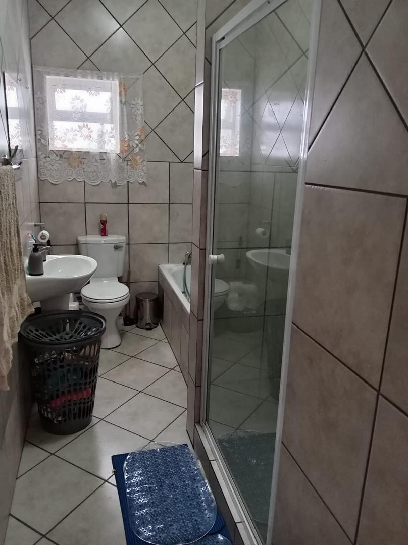 2 Bedroom Property for Sale in Pretoria North Gauteng