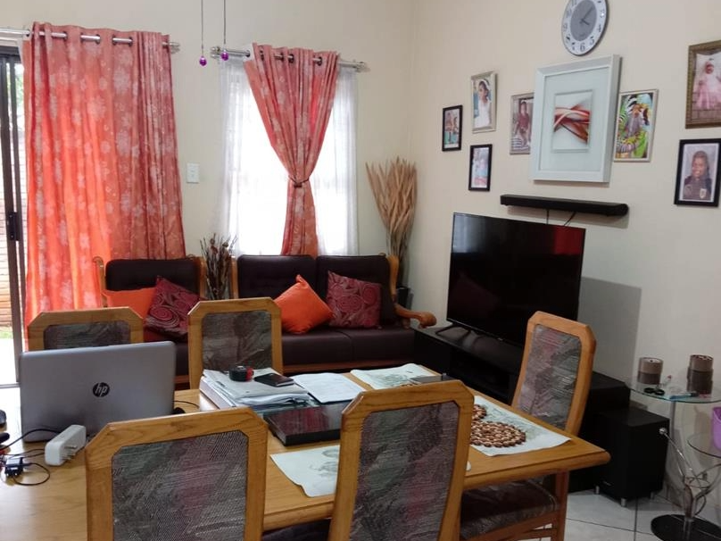 2 Bedroom Property for Sale in Pretoria North Gauteng