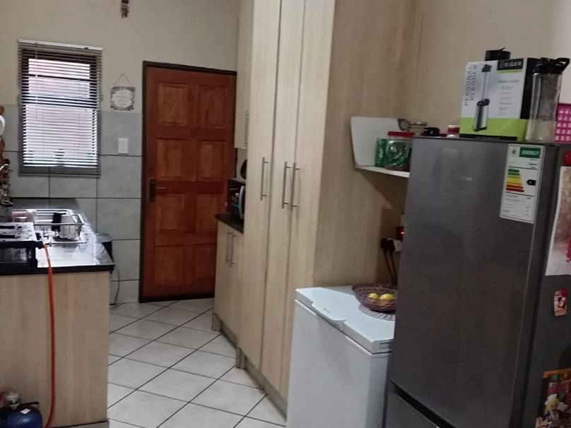 2 Bedroom Property for Sale in Pretoria North Gauteng